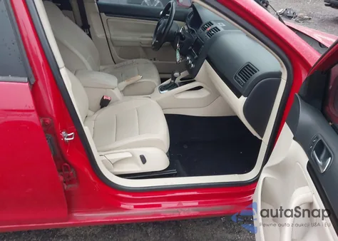 2010 Volkswagen Jetta Wolfsburg Edition из США, поврежденный, VIN 3VWRJ7AJ8AM048037